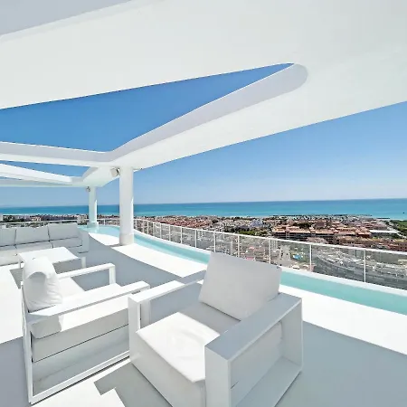Global Properties, Nuevo Con Terraza En Gran Canet Residencial